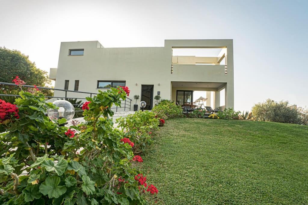 Villa Detoro Kambanion Exterior photo
